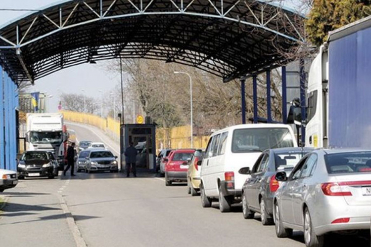 Na GP Gradiška i Velika Kladuša na ulazu u BiH čeka se oko 40 minuta