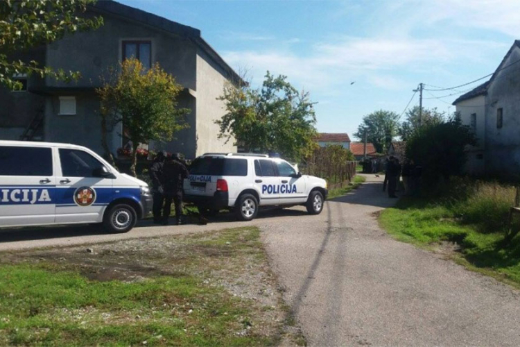 Naoružani muškarac se predao policiji