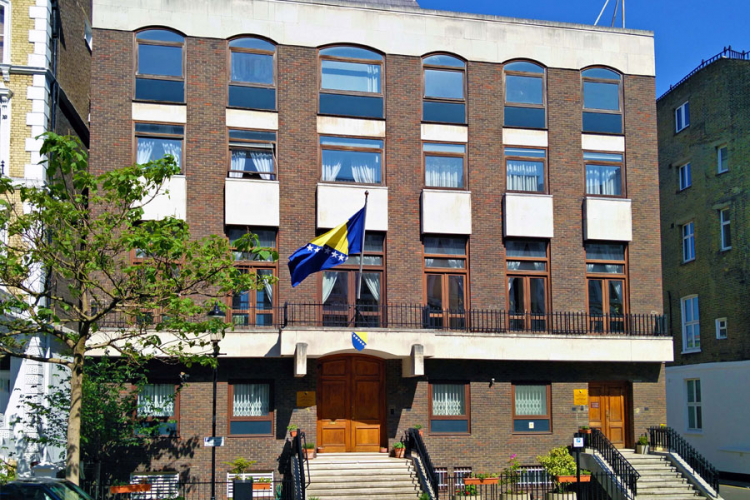 Ambasada u Londonu prva "pod zakup"