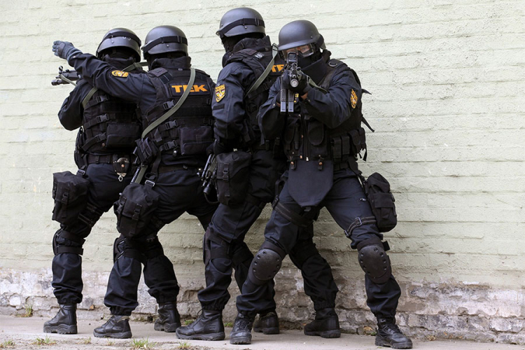 Ultradesničar ubio policajca iz mitraljeza