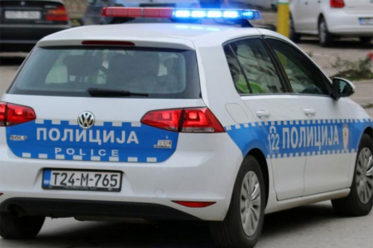 Nesreća kod Doboja: Poginuo vozač golfa u sudaru sa mercedesom