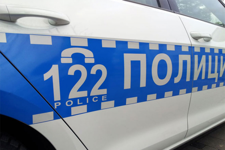 Žena teško povrijeđena u sudaru dva automobila 