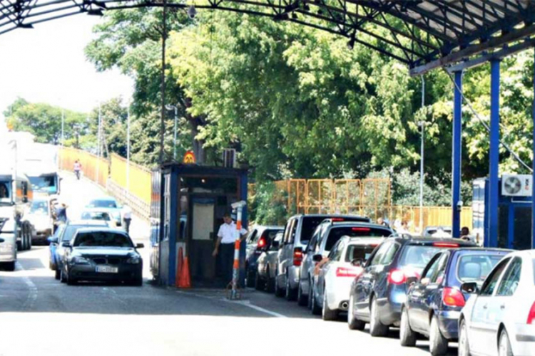 Gužve na graničnim prelazima, kolona duga do dva kilometra