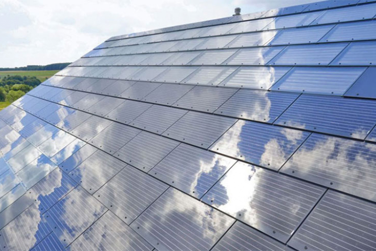 "Tesla" predstavio solarni krov za kuće