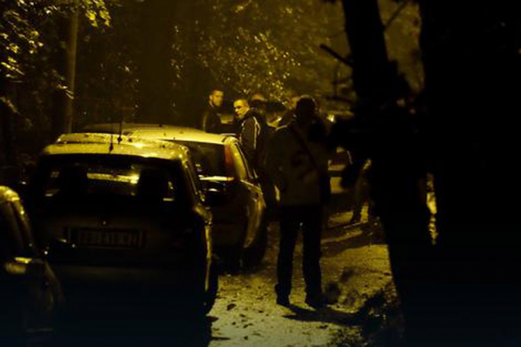 Kod Vučićeve kuće policija i forenzičari, naložena DNK analiza
