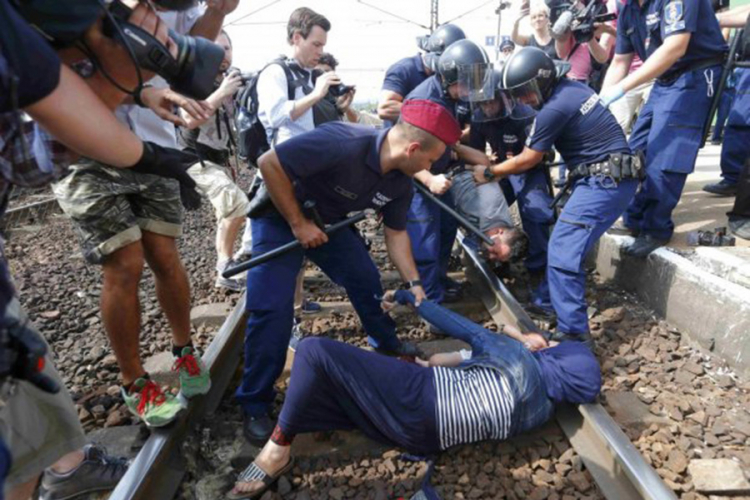 Policijska operacija u kampu sa migrantima