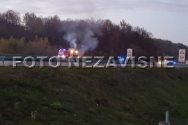 Izgorjelo vozilo na auto-putu Banjaluka-Gradiška (FOTO)