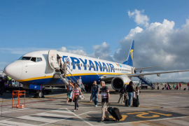 Avion prinudno sletio zbog masovne tuče putnika
