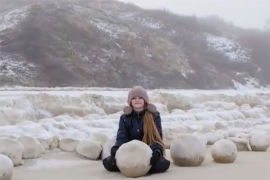 U Sibiru primjećene čudne ledene kugle (VIDEO)