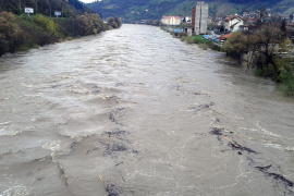 Drina prijeti da se izlije u Foči
