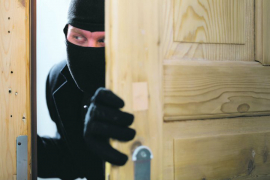 Doboj: Iščupali senzorsku sijalicu pa opustošili vikendicu