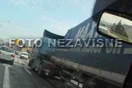 Gužva na tranzitu u Banjaluci, otkačila se prikolica na šleperu ...