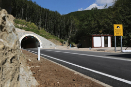Vozači oprez: Led u blizini mostova i tunela
