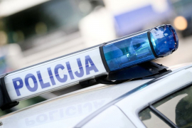 Prnjavor: Ukraden automobil, alat i novac