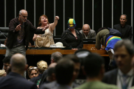 Brazil: Demonstranti upali u kongres, traže vojnu intervenciju protiv ...