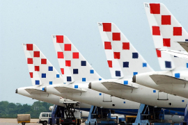 Hrvatski pilot ostavio učenika samog u kabini i otišao sa stjuardesama