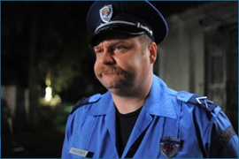 Urnebesni pozivi na broj 122: Policijo, žena neće da spava sa mnom