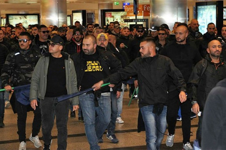 Paklen doček za Napolitance u Istanbulu