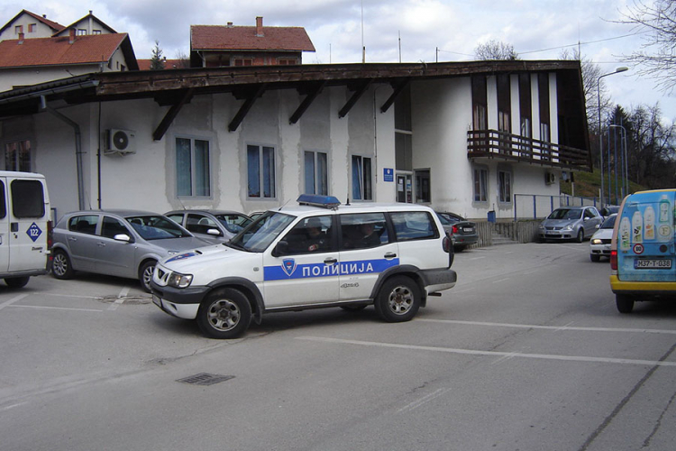 Opljačkani privatni objekti u Kozluku