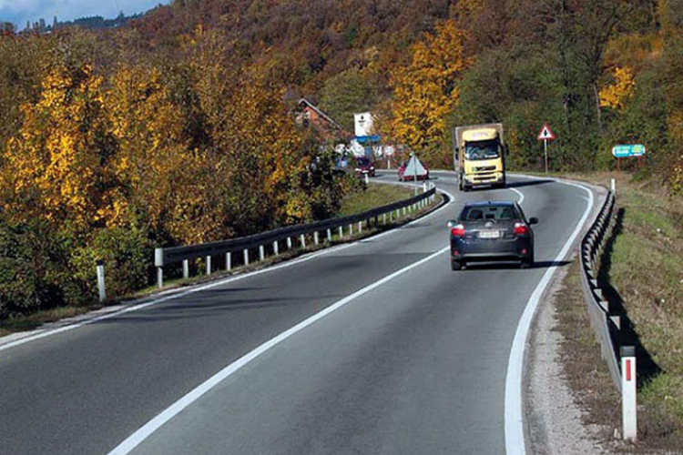 Udes zaustavio saobraćaj na putu Zvornik - Bijeljina