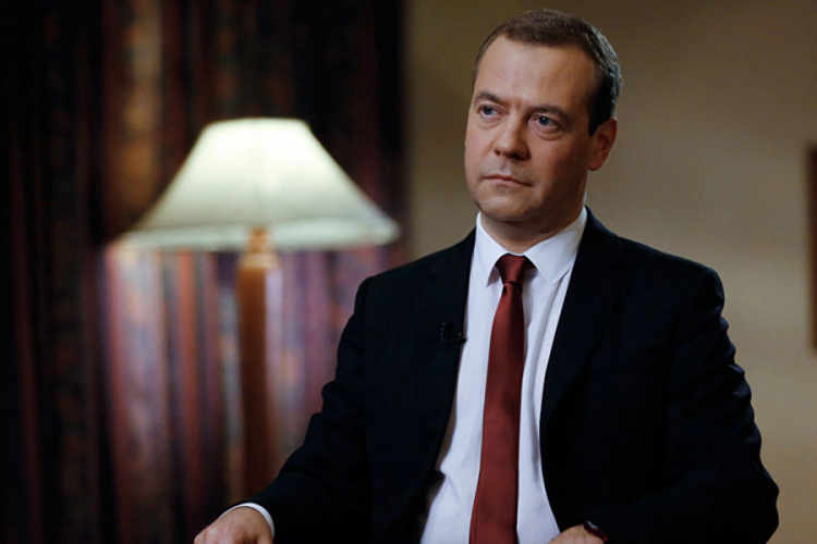 Medvedev: Nemoguće spolja uticati na američke izbore