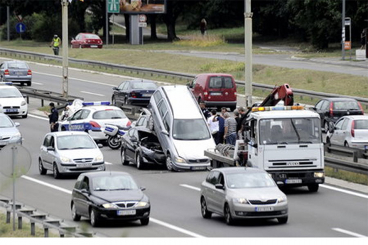 Troje mrtvih, 57 povrijeđeno u lančanom sudaru u Rumuniji