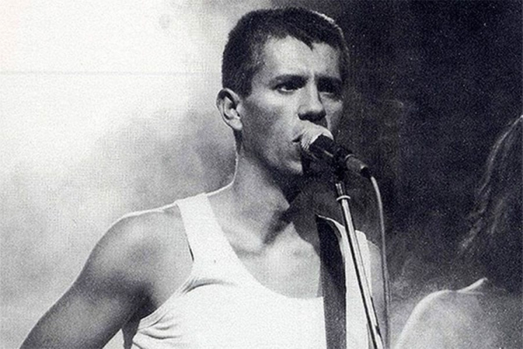 Prije 22 godine napustio nas je Milan Mladenović, frontmen grupe EKV