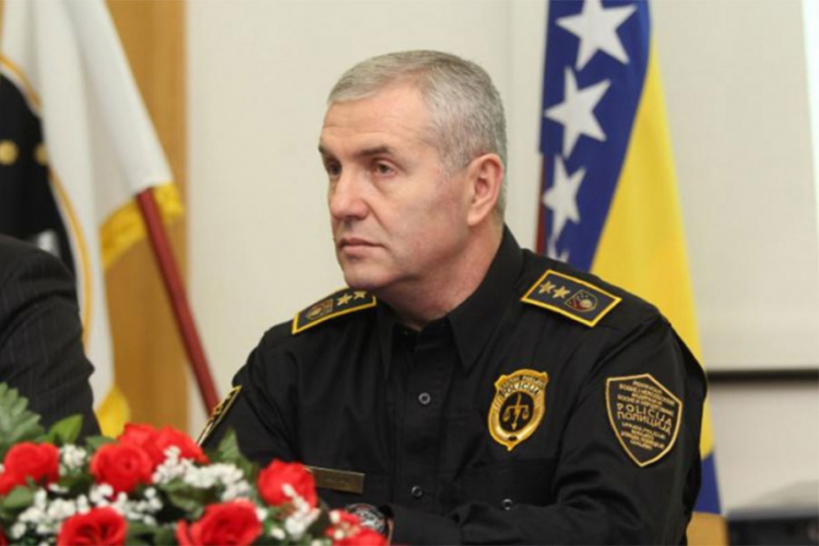 Ćosić kažnjen smanjenjem plate u narednih pola godine