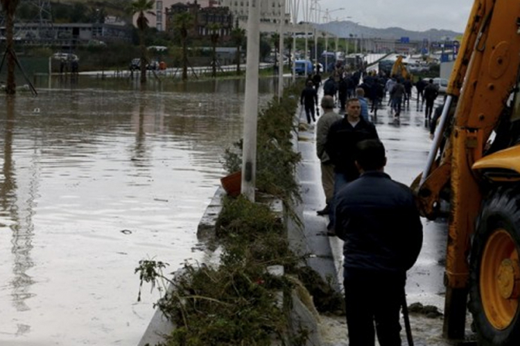 Poplave u Albaniji, nastradala najmanje jedna osoba