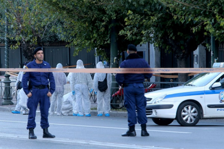 Napad na francusku ambasadu predstavlja teroristički akt
