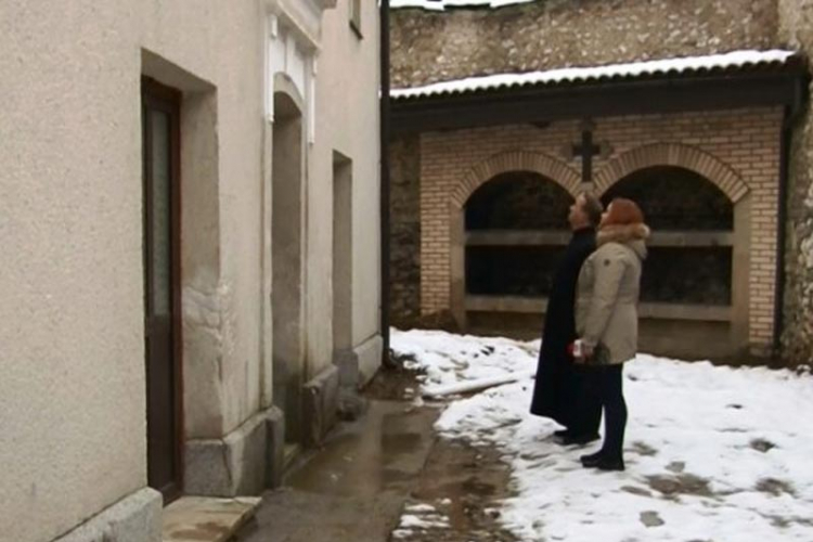 Travničani spašavaju hram od urušavanja (VIDEO)