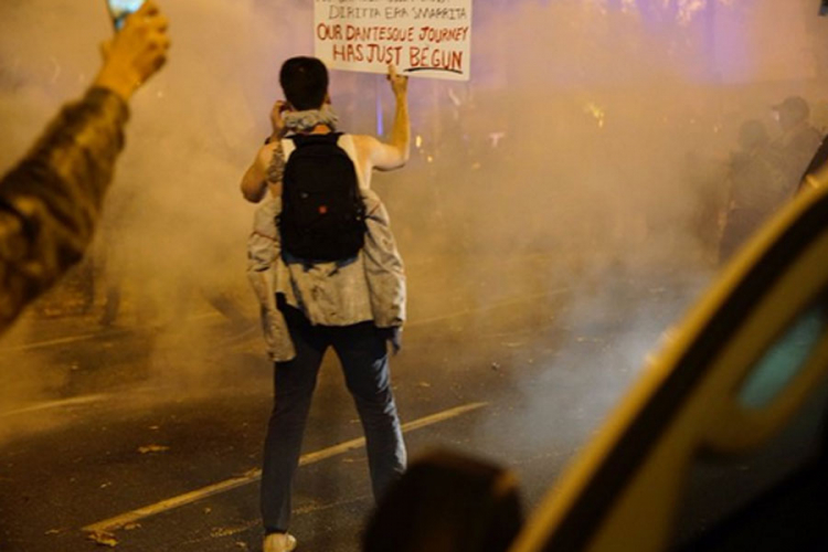 Hiljade Amerikanaca treći dan protestuje protiv Trampa (VIDEO)