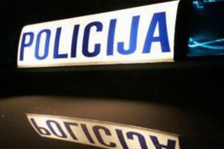 U saobraćajnoj nezgodi povrijeđeno osmoro ljudi