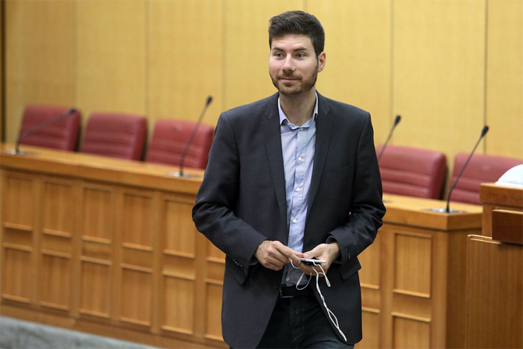 Pernar opet napustio TV studio
