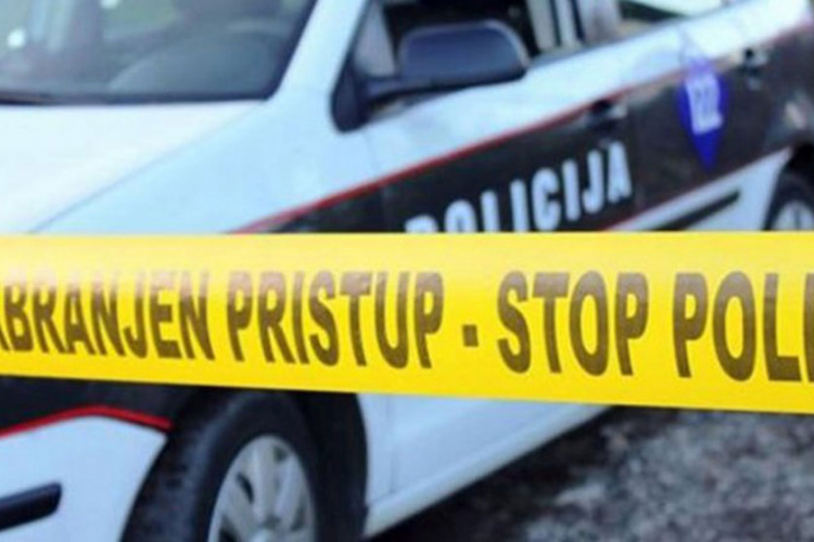 Povrijeđene dvije osobe u saobraćajnoj nezgodi na putu Tuzla - Doboj
