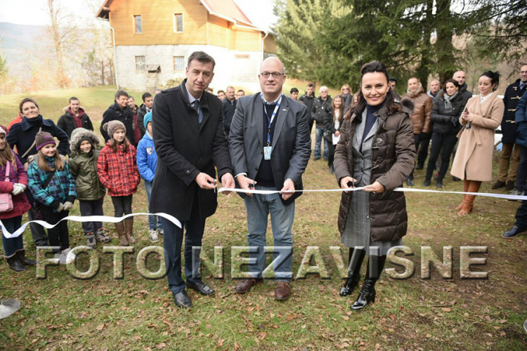 Prvu stazu tolerancije u BIH otvorili mladi iz RS i FBiH (FOTO)