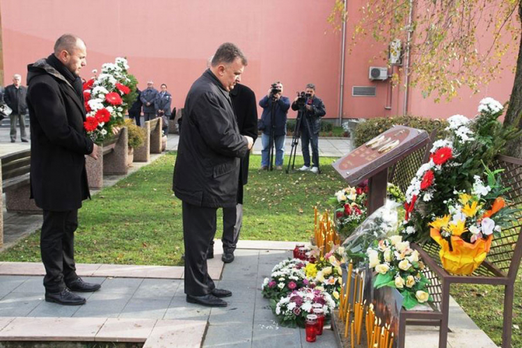 Bol za tri izgubljena života ne prolazi