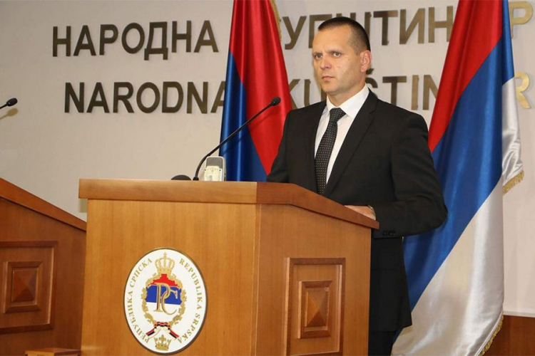 Lukač: Vraćamo policijsku šapku