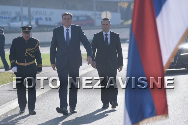 Srpska odala počast poginulim policajcima (FOTO)