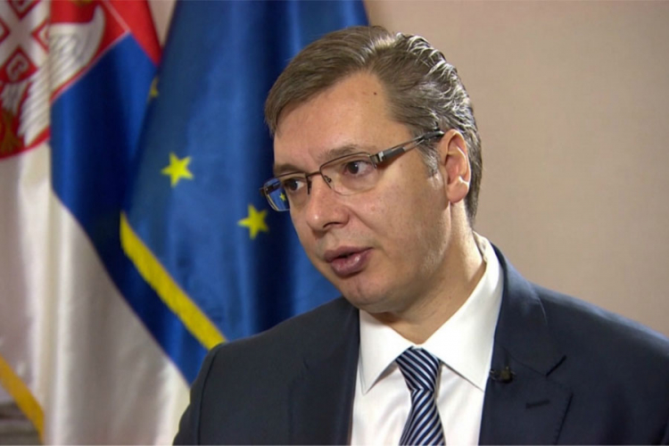 Vučić: Primam pretnje, bojim se za svoju porodicu