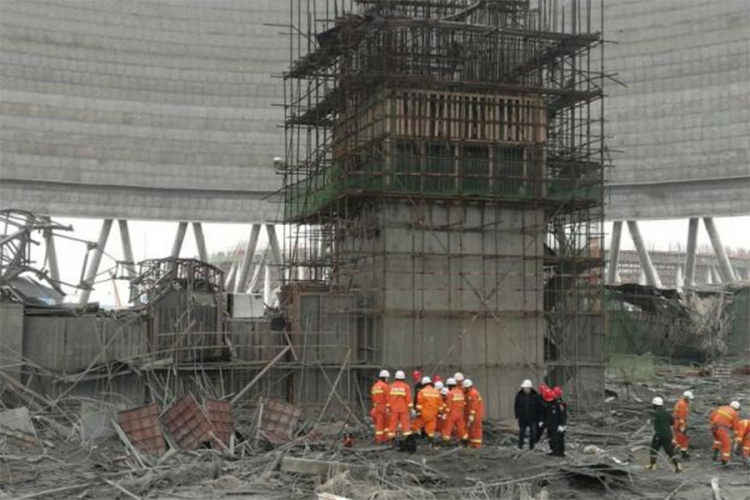 Kina: Urušila se skela, 67 mrtvih