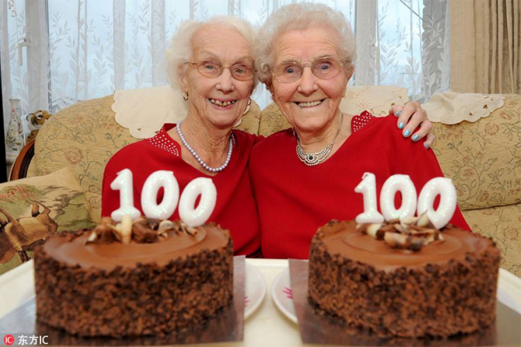 Bliznakinje proslavile 100. rođendan