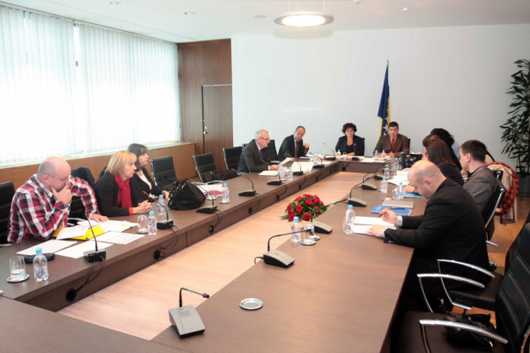 Rasprava o finansiranju partija kasni dvije godine