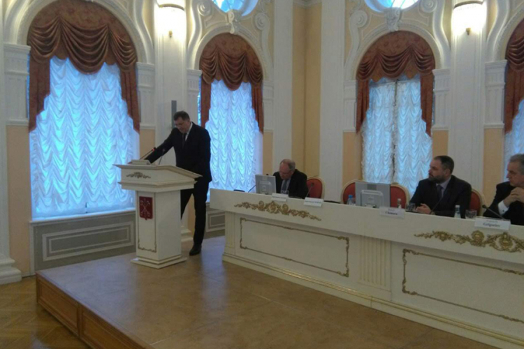 Dodik govorio na kongresu "Sankt Peterburg i slovenski svijet"