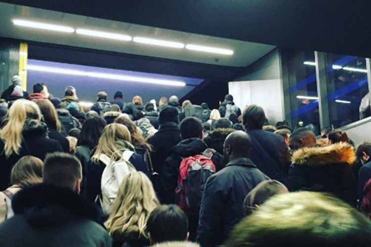 Evakuisana metro stanica u Londonu (FOTO, VIDEO)