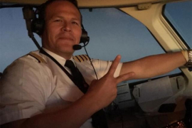 Pilot očajnički tražio da sleti, operaterka mu rekla da sačeka?