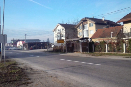 Na glavnoj saobraćajnici ni centimetar trotoara