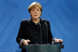 Merkel: Protivim se promjeni politike prema izbjeglicama