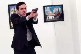 Oslobođena porodica ubice ruskog ambasadora