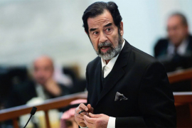Deset godina poslije ubistva, Sadam Husein i dalje proganja SAD